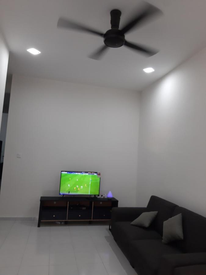 Rumah Armand Melaka 4Br Fully Aircond Extérieur photo