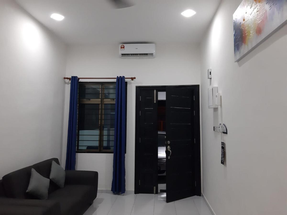 Rumah Armand Melaka 4Br Fully Aircond Extérieur photo